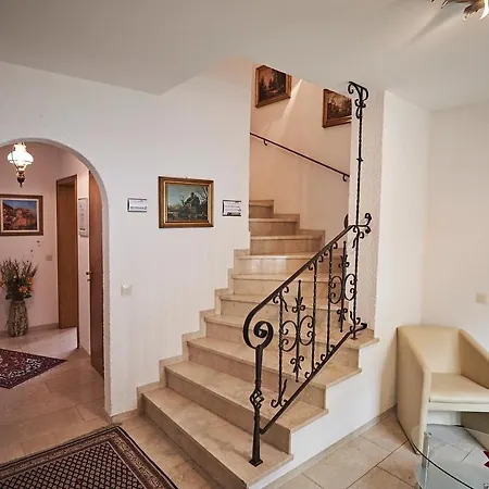 Gaestehaus La Madonnina *